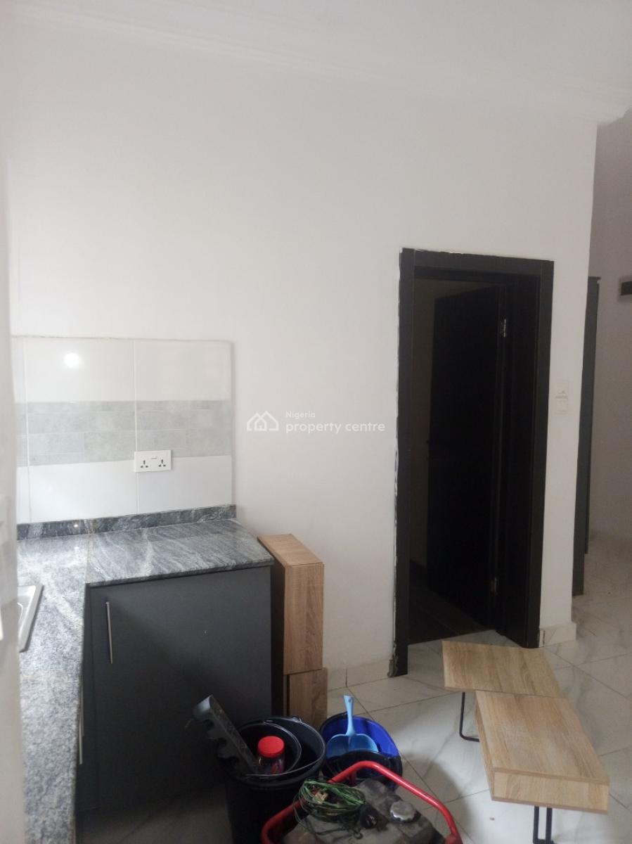 Studio Apartment Self Contain, Maroko Mobil Road, Ilaje, Ajah, Lagos, Self Contain (single Rooms) for Rent