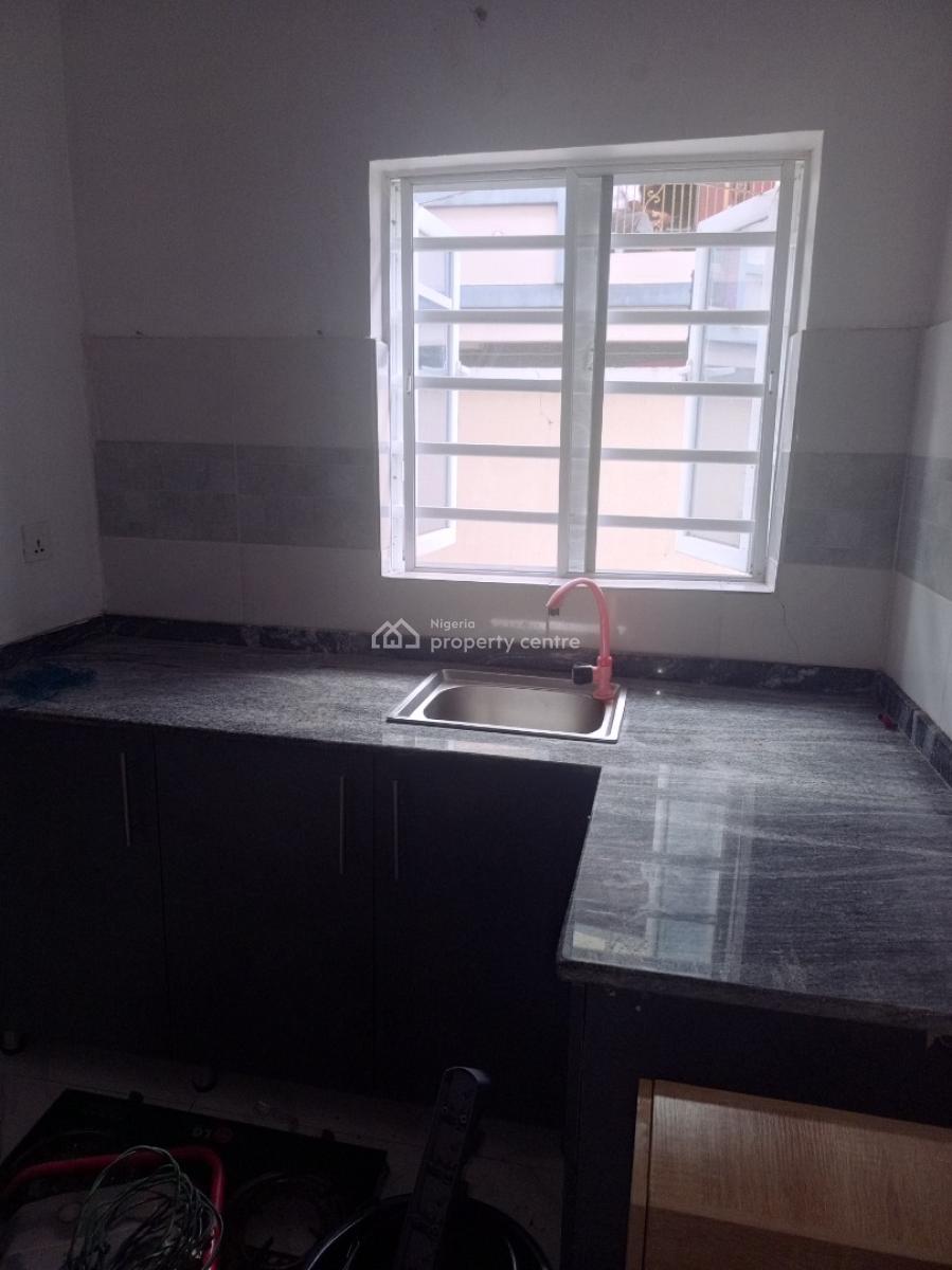 Studio Apartment Self Contain, Maroko Mobil Road, Ilaje, Ajah, Lagos, Self Contain (single Rooms) for Rent