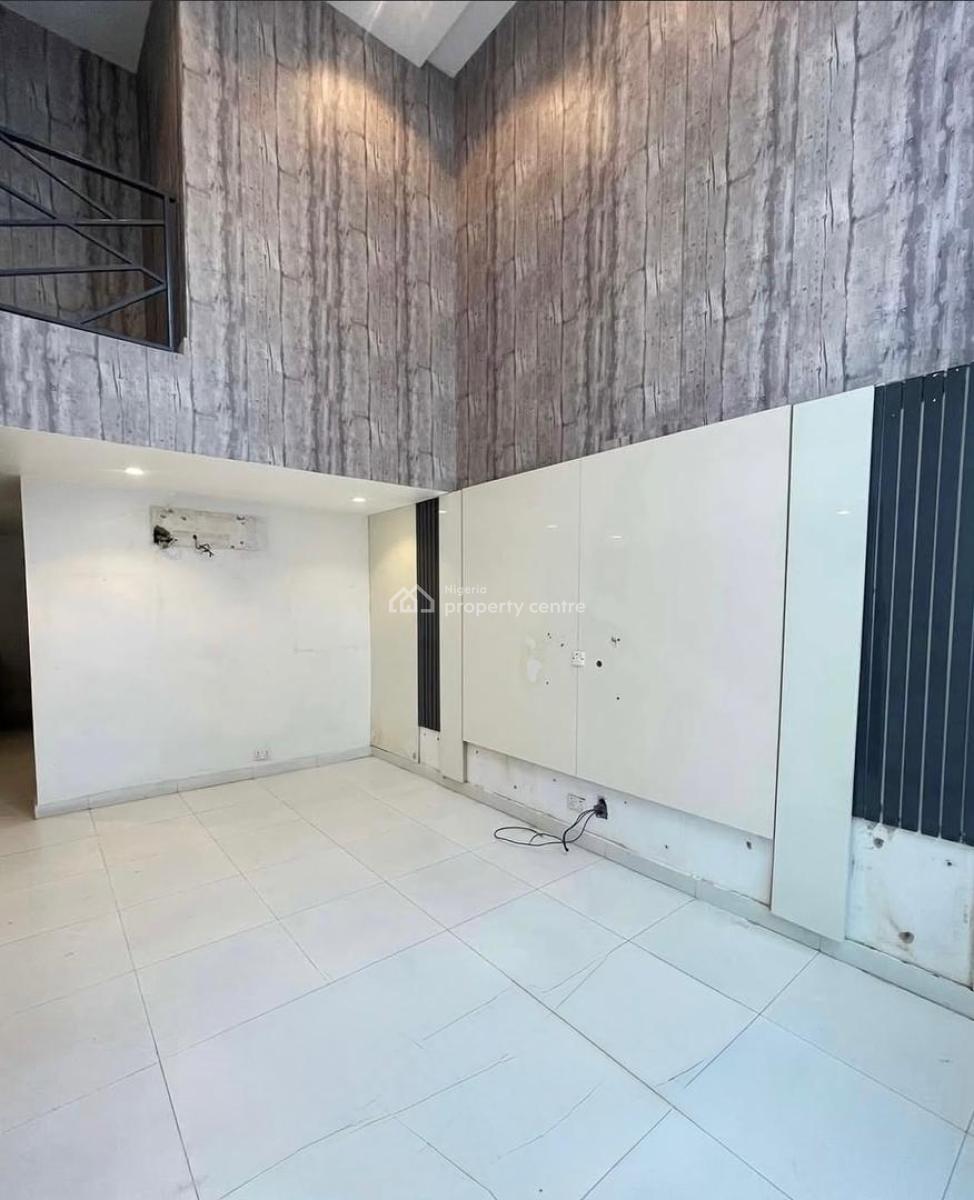 Exquisitely Built 2 Bedroom Maisonette, Lekki Phase 1, Lekki, Lagos, Flat / Apartment for Rent