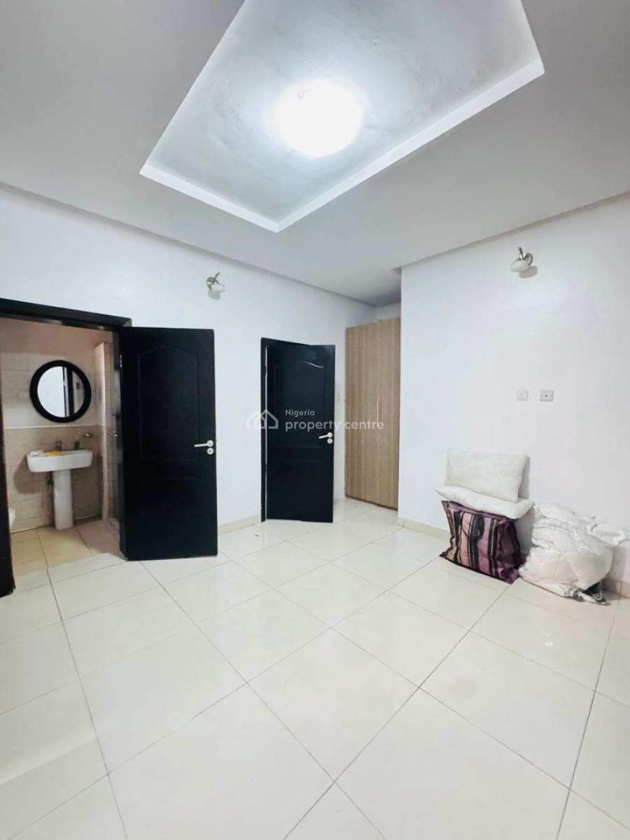 Exquisitely Built 2 Bedroom Apartment, Lekki Phase 1, Lekki, Lagos, Flat / Apartment for Rent
