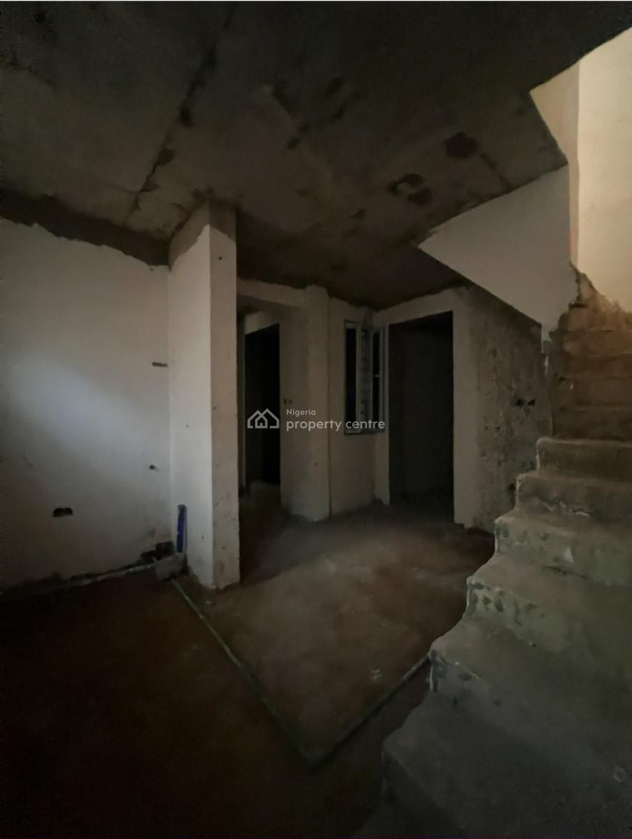 4 Bedrooms Townhouse, Basement Suite, 1 En-suite Bq, Multiple Lounge, Mabushi, Abuja, Terraced Duplex for Sale