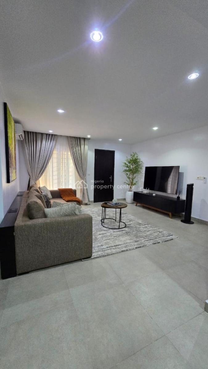 Nicely Furnished 2 Bedroom Apartment, Abule Oja, Yaba, Lagos, Flat / Apartment Short Let