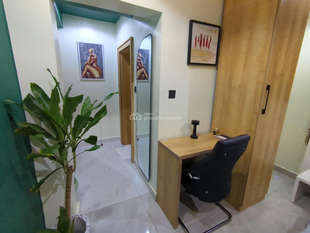 Expat 2 Bedroom with Excellent Service, 3 Sorotona Close, Wuse 2, Abuja, Flat / Apartment Short Let