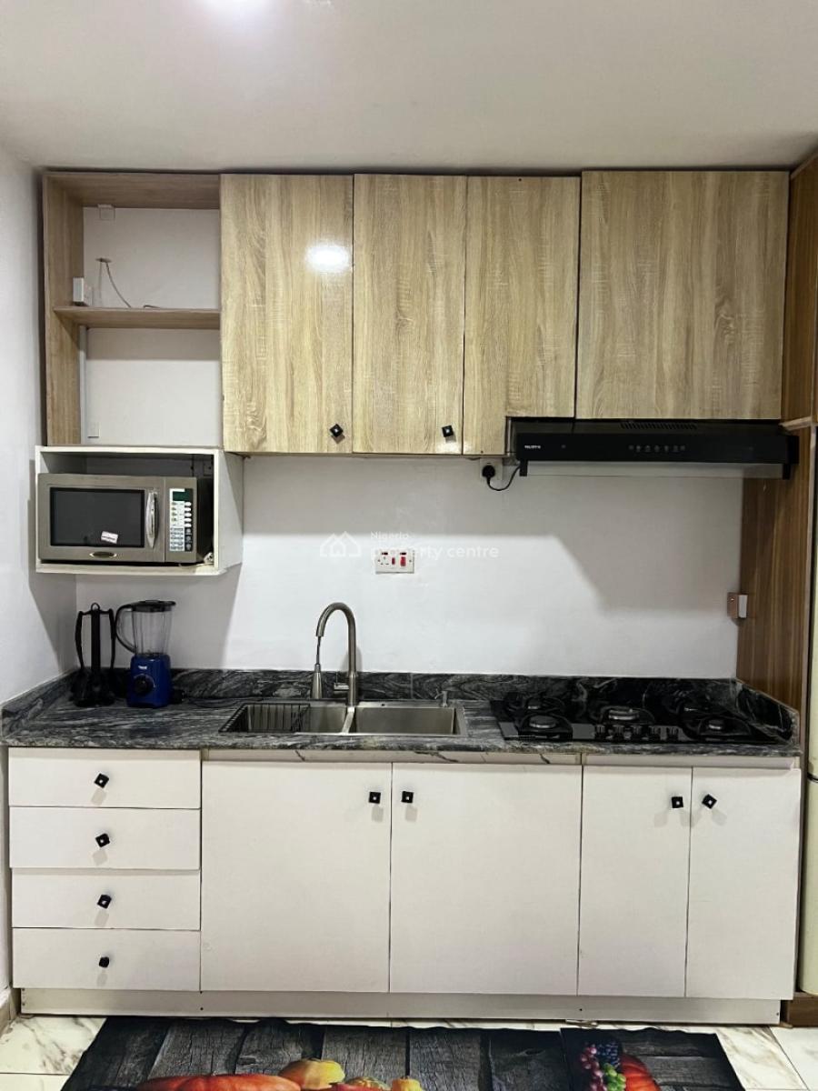 Nicely Furnished 4 Bedroom Apartment, Ikeja, Lagos, Flat / Apartment Short Let