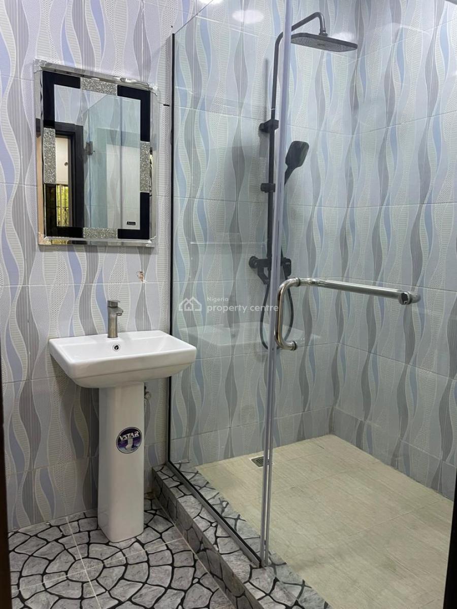 Specious 3 Bedrooms Flat, Chevron, Lekki, Lagos, Flat / Apartment for Rent