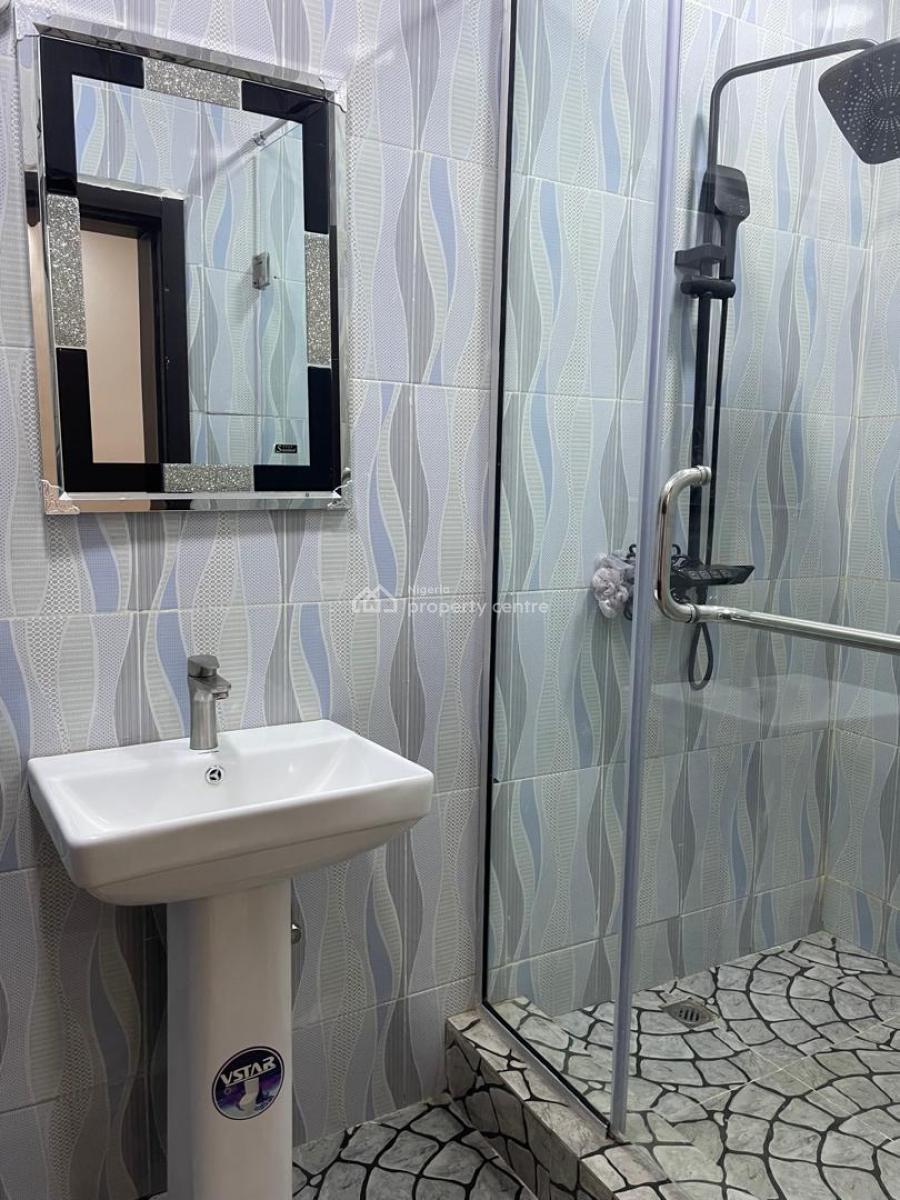 Specious 3 Bedrooms Flat, Chevron, Lekki, Lagos, Flat / Apartment for Rent