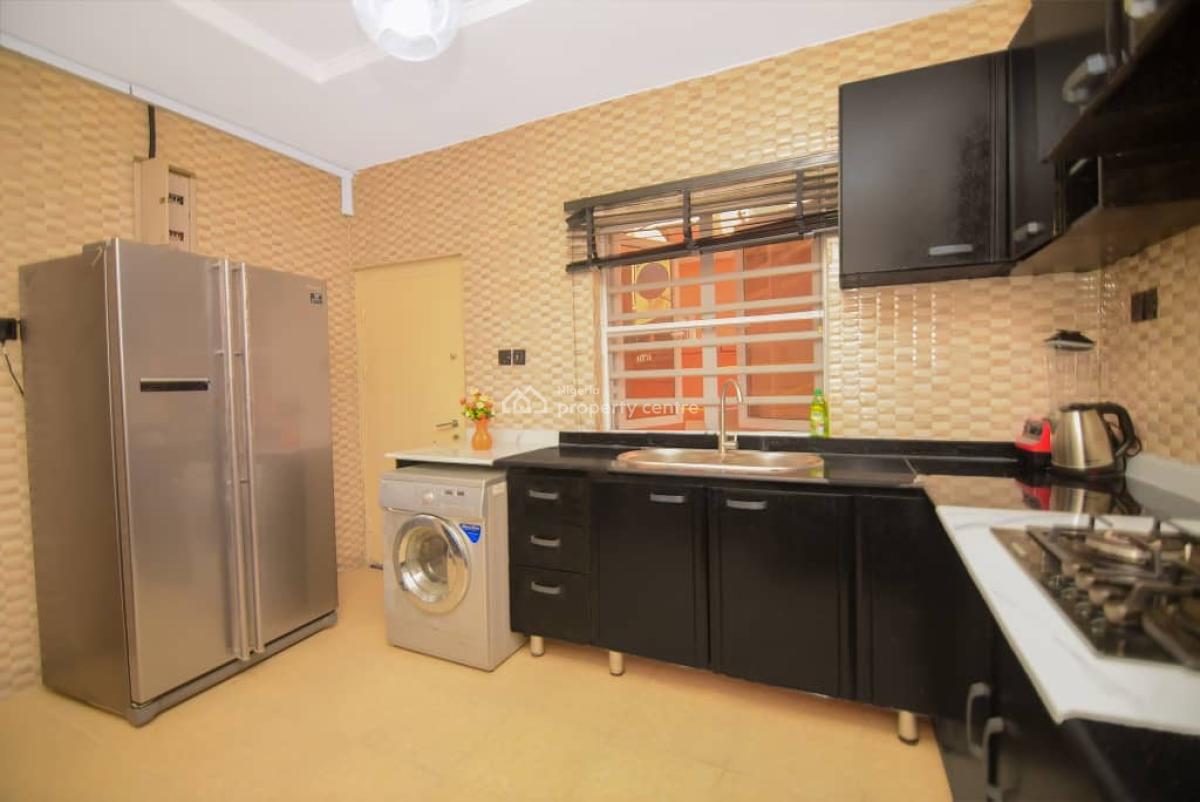 Luxury 3bedroom in Lekki Phase 1, Lekki Phase 1, Lekki, Lagos, Flat / Apartment Short Let