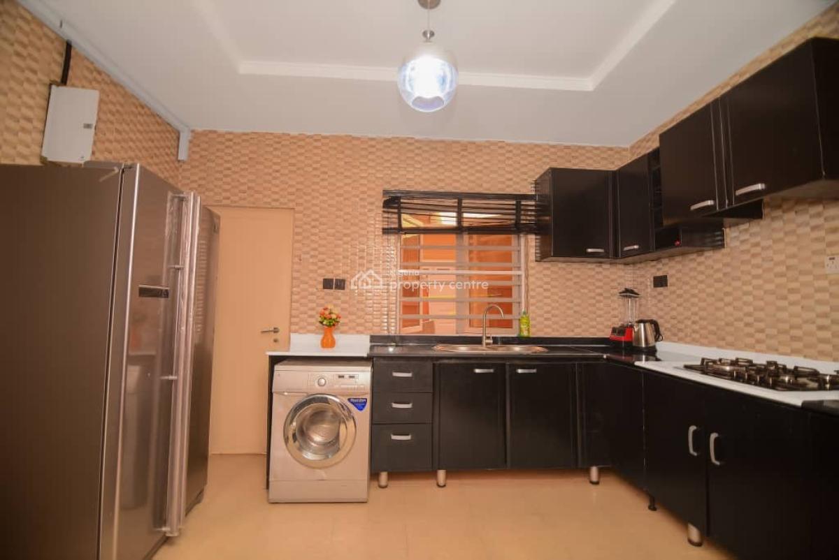 Luxury 3bedroom in Lekki Phase 1, Lekki Phase 1, Lekki, Lagos, Flat / Apartment Short Let