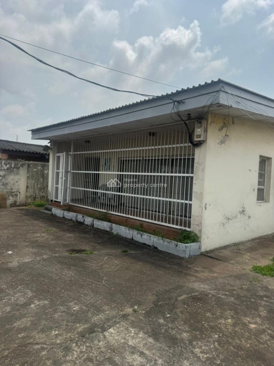 Spacious 3bedroom Bungalow, Surulere, Lagos, Office Space for Rent