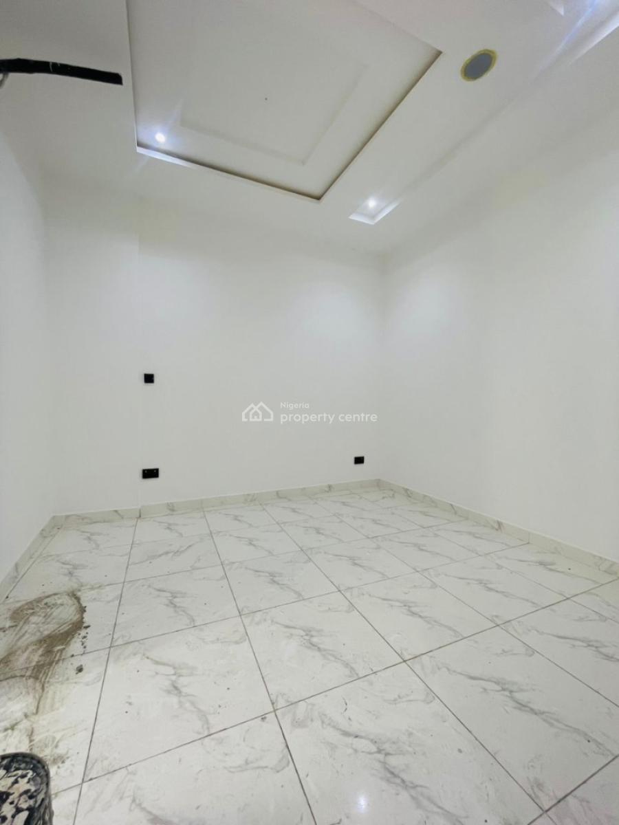 Well Spacious 4 Bedroom Terraced Duplex with Bq, Ologolo, Lekki, Lagos, Terraced Duplex for Sale