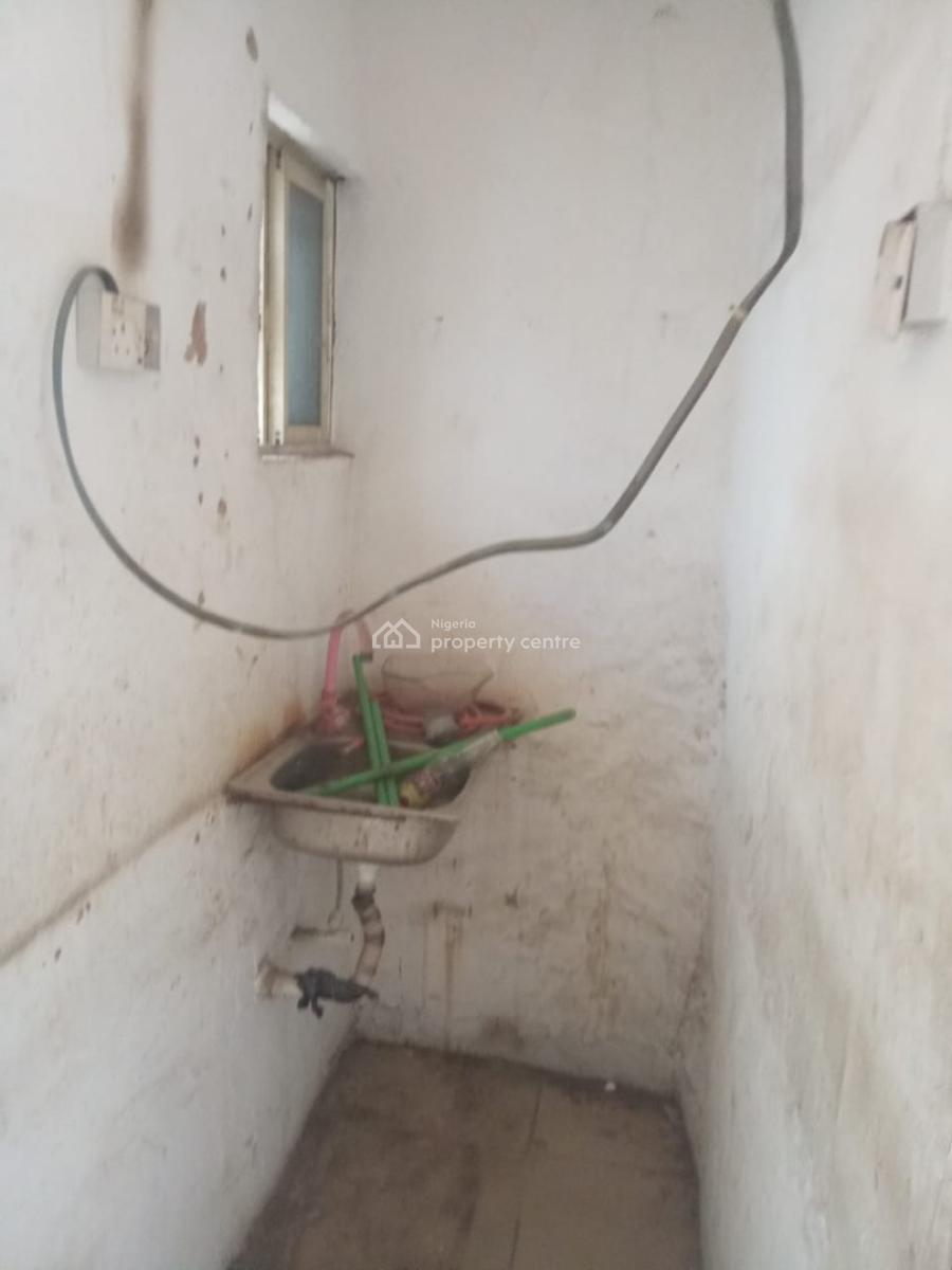 Decently Good Mini Flat, Yaba, Lagos, Mini Flat (room and Parlour) for Rent