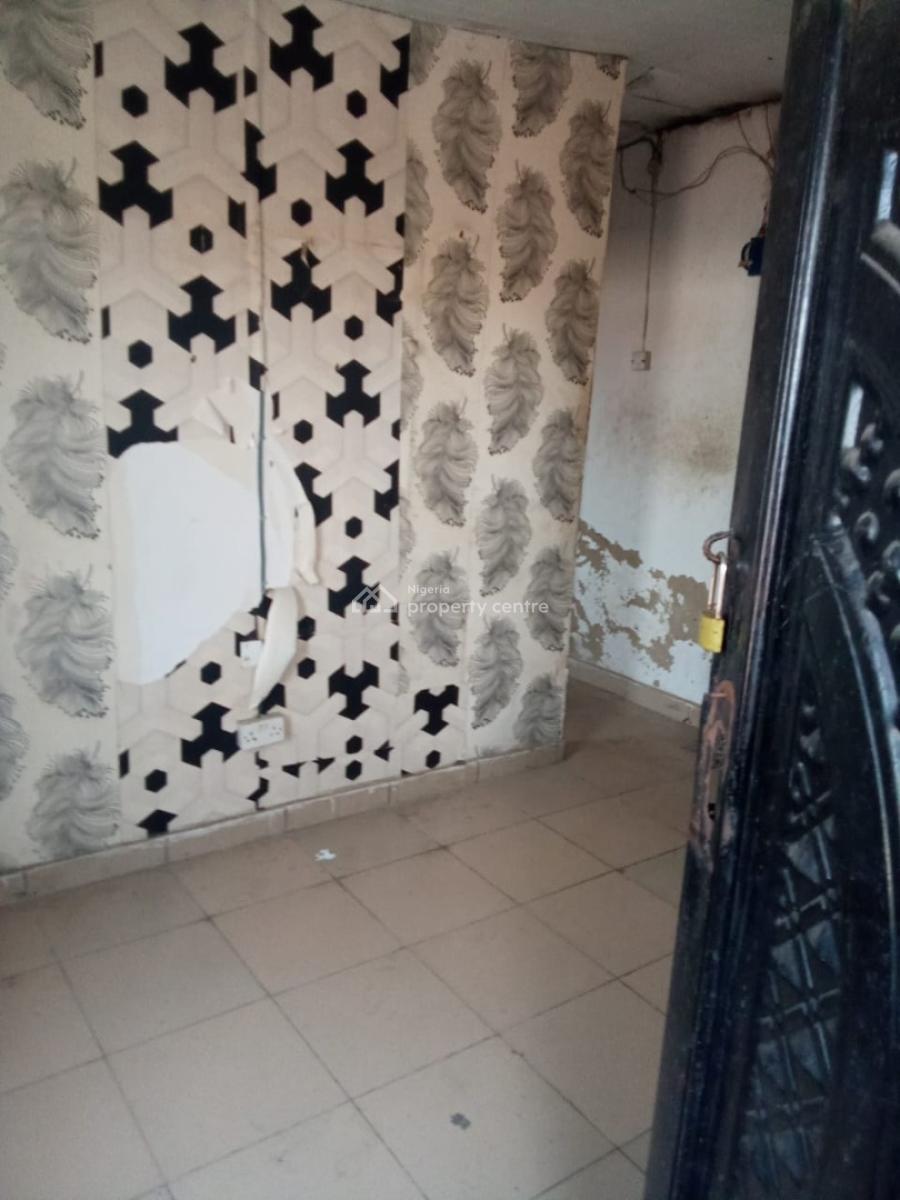 Decently Good Mini Flat, Yaba, Lagos, Mini Flat (room and Parlour) for Rent