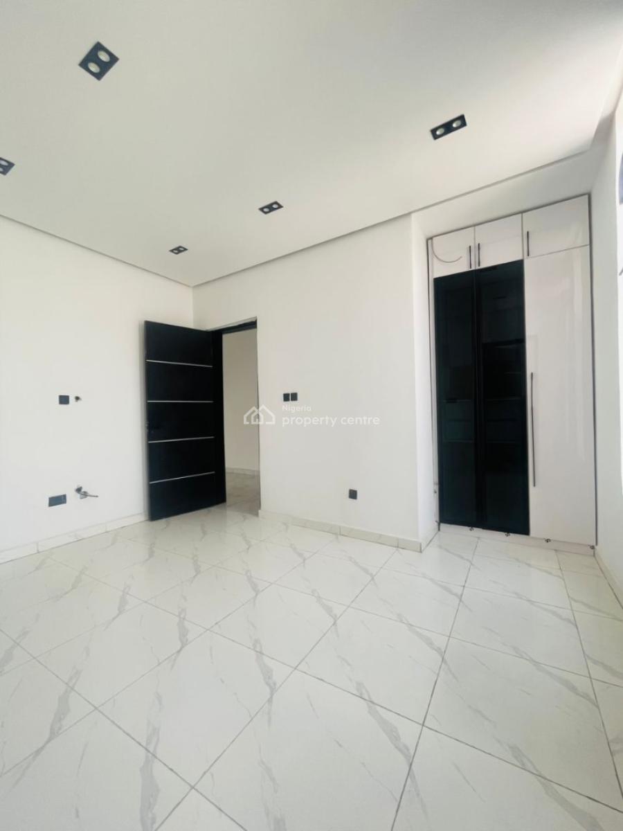 Brand New and Well Spacious 1 an 2 Bedroom Apartment, Ologolo, Lekki, Lagos, Block of Flats for Sale