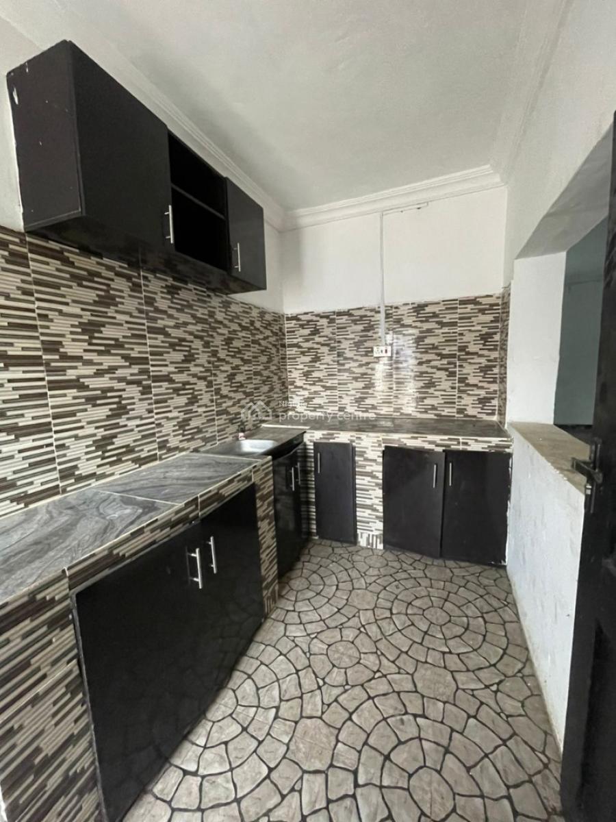 a Well Finished 3bedroom Flat, Holy Mary Oki Along Olodo, Ibadan, Oyo, Flat / Apartment for Rent