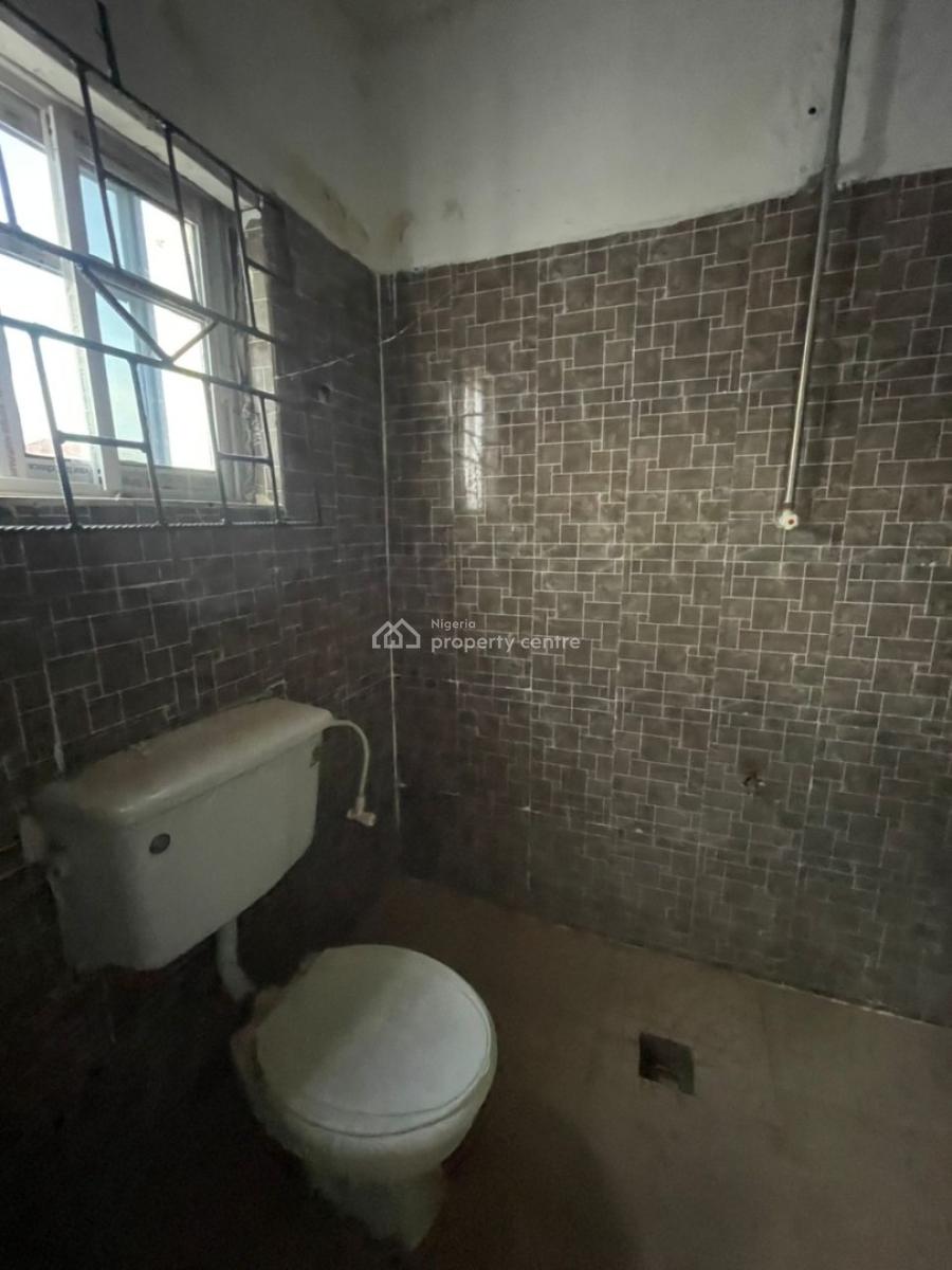 a Well Finished 3bedroom Flat, Holy Mary Oki Along Olodo, Ibadan, Oyo, Flat / Apartment for Rent