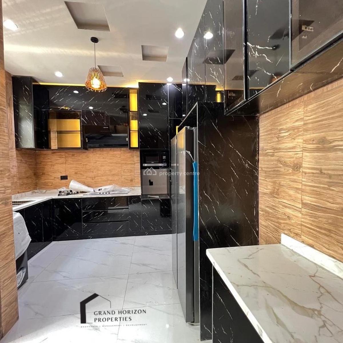 an Elegant 2 Bedroom Flat with Bq, Lekki Phase 1, Lekki, Lagos, Flat / Apartment for Sale