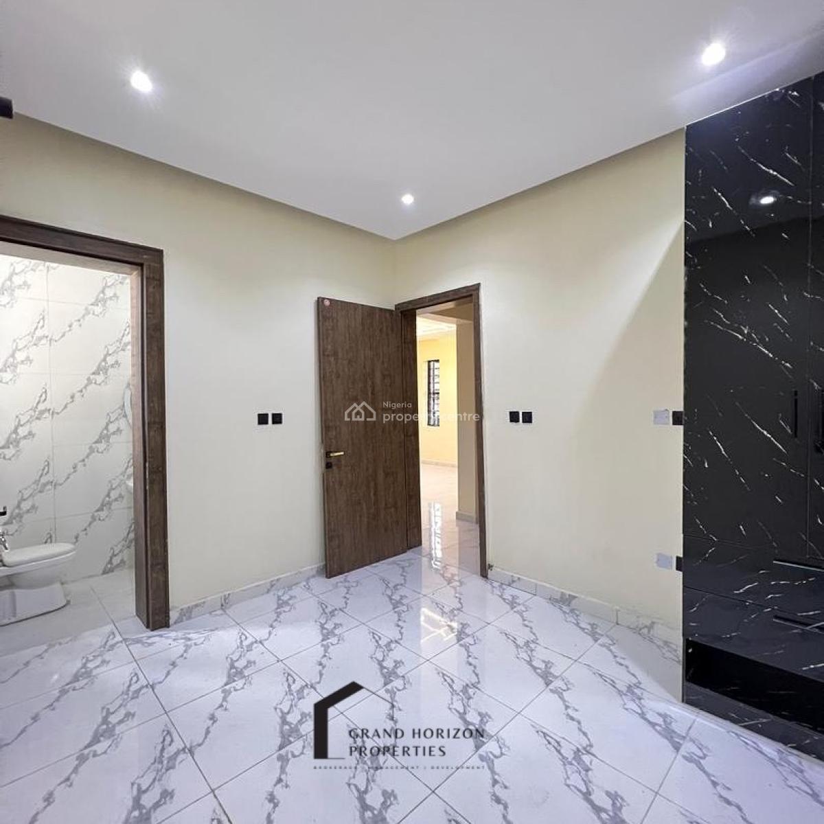 an Elegant 2 Bedroom Flat with Bq, Lekki Phase 1, Lekki, Lagos, Flat / Apartment for Sale