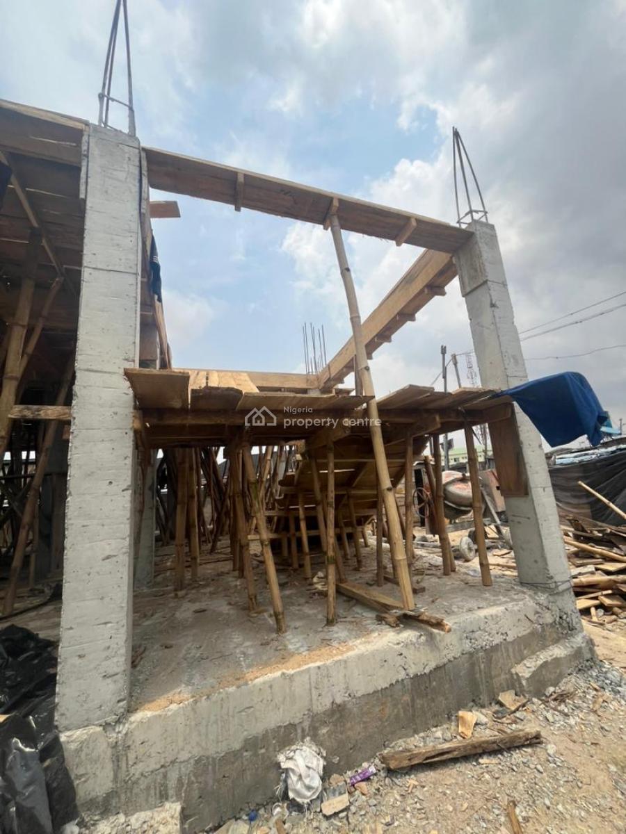 1 Bedroom Apartment in Atunbi Court Itire Off Lawanson, Itire-ikate, Surulere, Lagos, Self Contain (single Rooms) for Sale