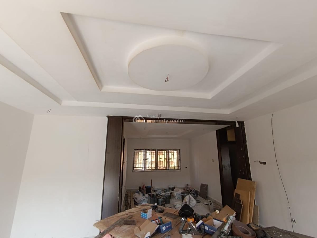 4 Bedrooms Flat on The 1st Floor, Wuse Road, Zone 1, Wuse, Abuja, Flat / Apartment for Sale