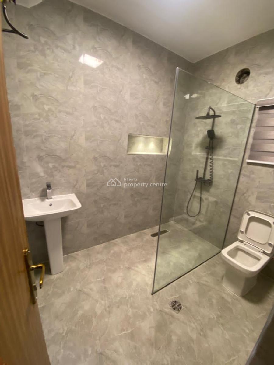 Three (3) Bedrooms Water Front, Ground Floor Apartment, Victoria Island (vi), Lagos, Flat / Apartment for Rent