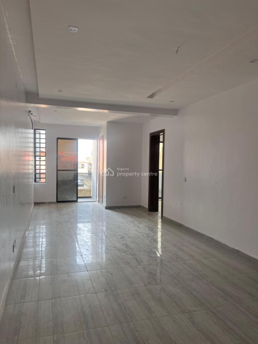 2 Bedroom Apartment Available, Ologolo, Lekki, Lagos, Flat / Apartment for Sale