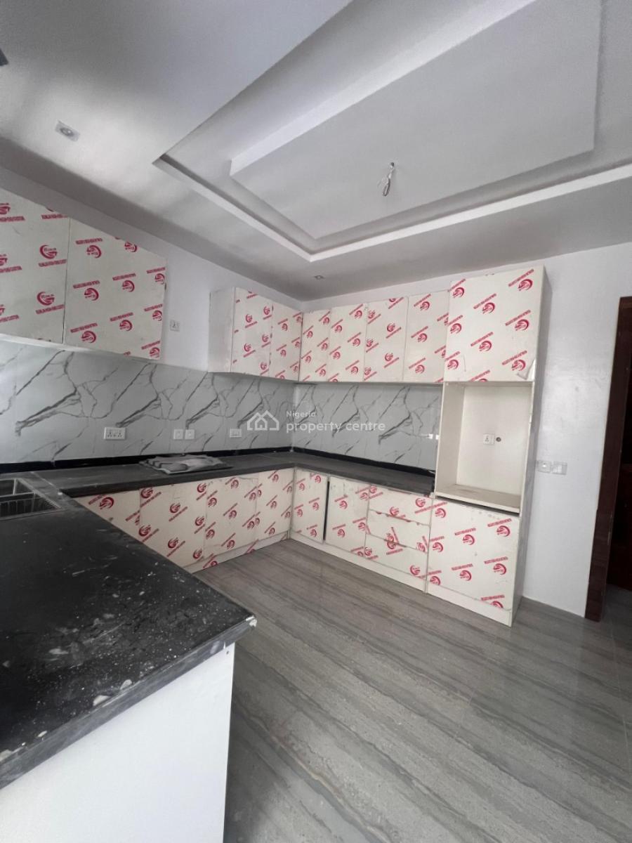 2 Bedroom Apartment Available, Ologolo, Lekki, Lagos, Flat / Apartment for Sale