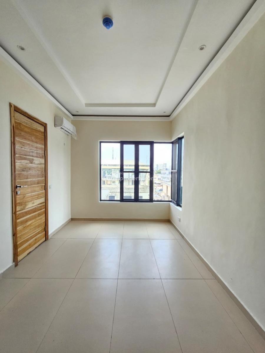 Exquisite 3 Bedroom Apartment with Swimming Pool, Victoria Island (vi), Lagos, Flat / Apartment for Sale