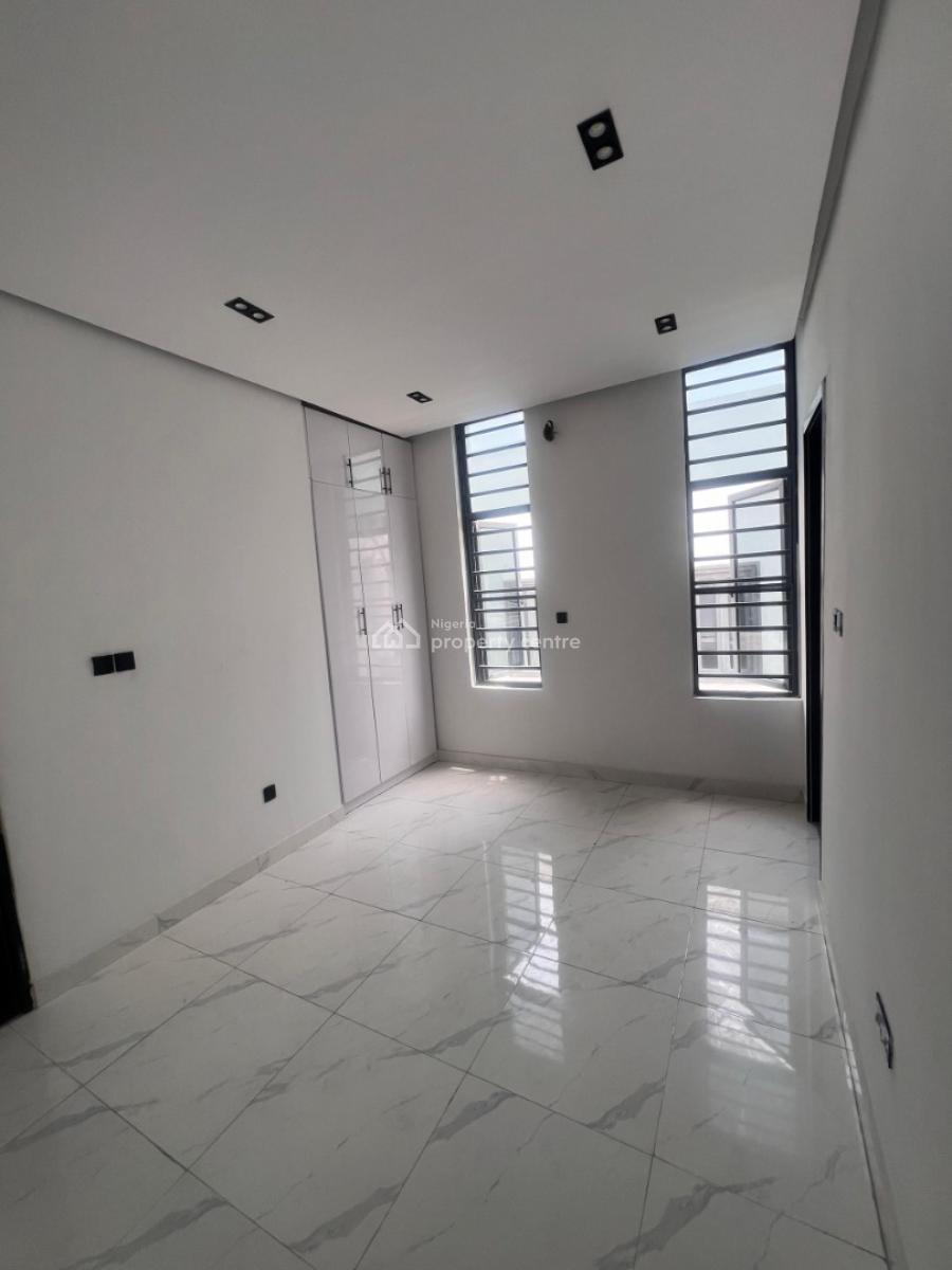 1 Bedroom Apartment Available, Ologolo, Lekki, Lagos, Flat / Apartment for Sale