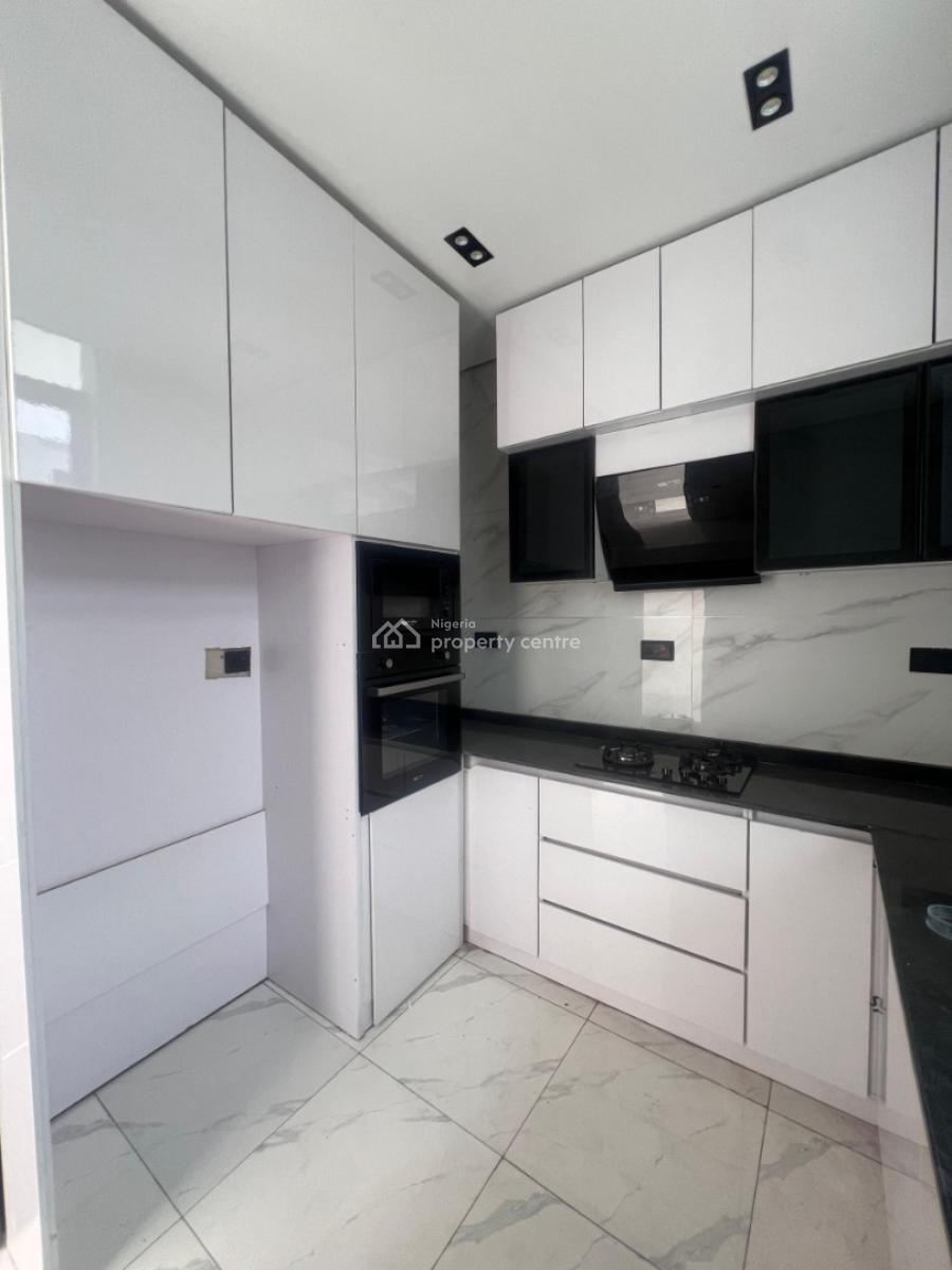 2 Bedroom Apartment Available, Ologolo, Lekki, Lagos, Flat / Apartment for Sale