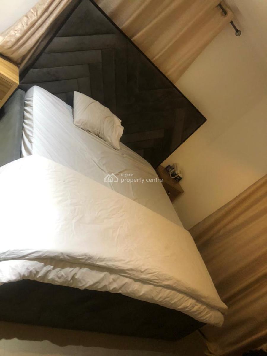 Service Furnished Room  Sharing Kitchen, Gym, Pool, 20hrs Light, on Admiralty Way, Lekki Phase 1, Lekki, Lagos, Self Contain (single Rooms) for Rent