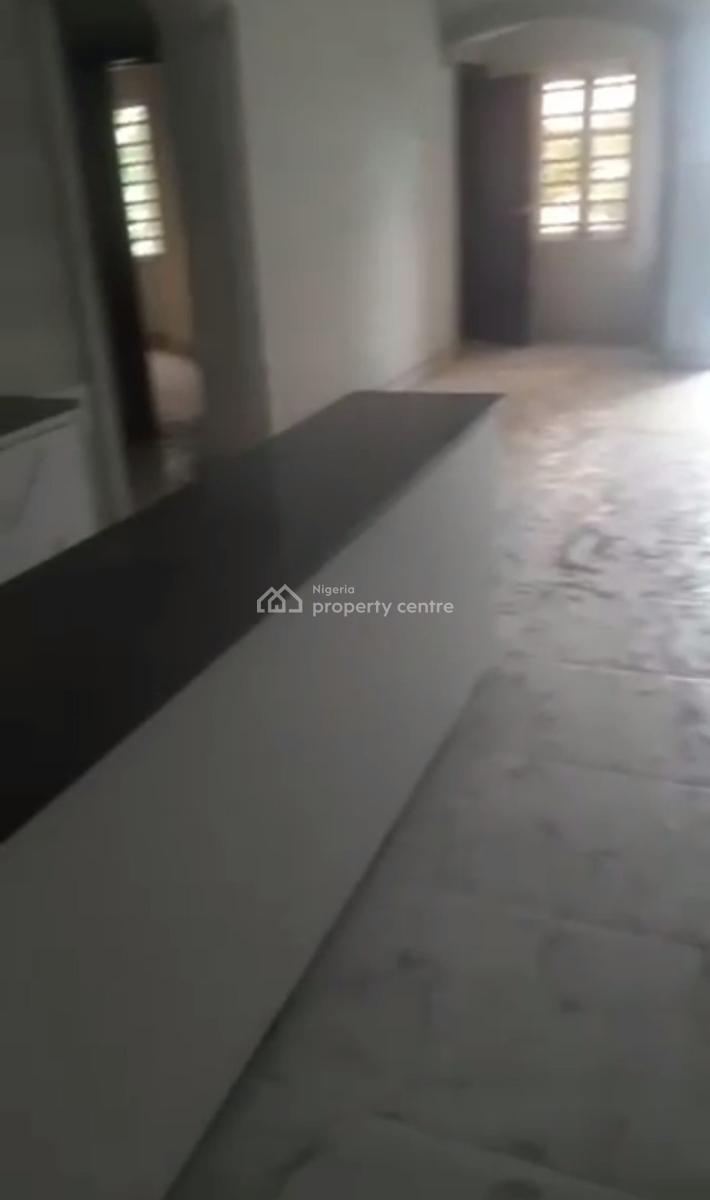 Spacious Standard 2 Bedroom Apartment, Obanikoro Estate, Obanikoro, Shomolu, Lagos, Flat / Apartment for Rent