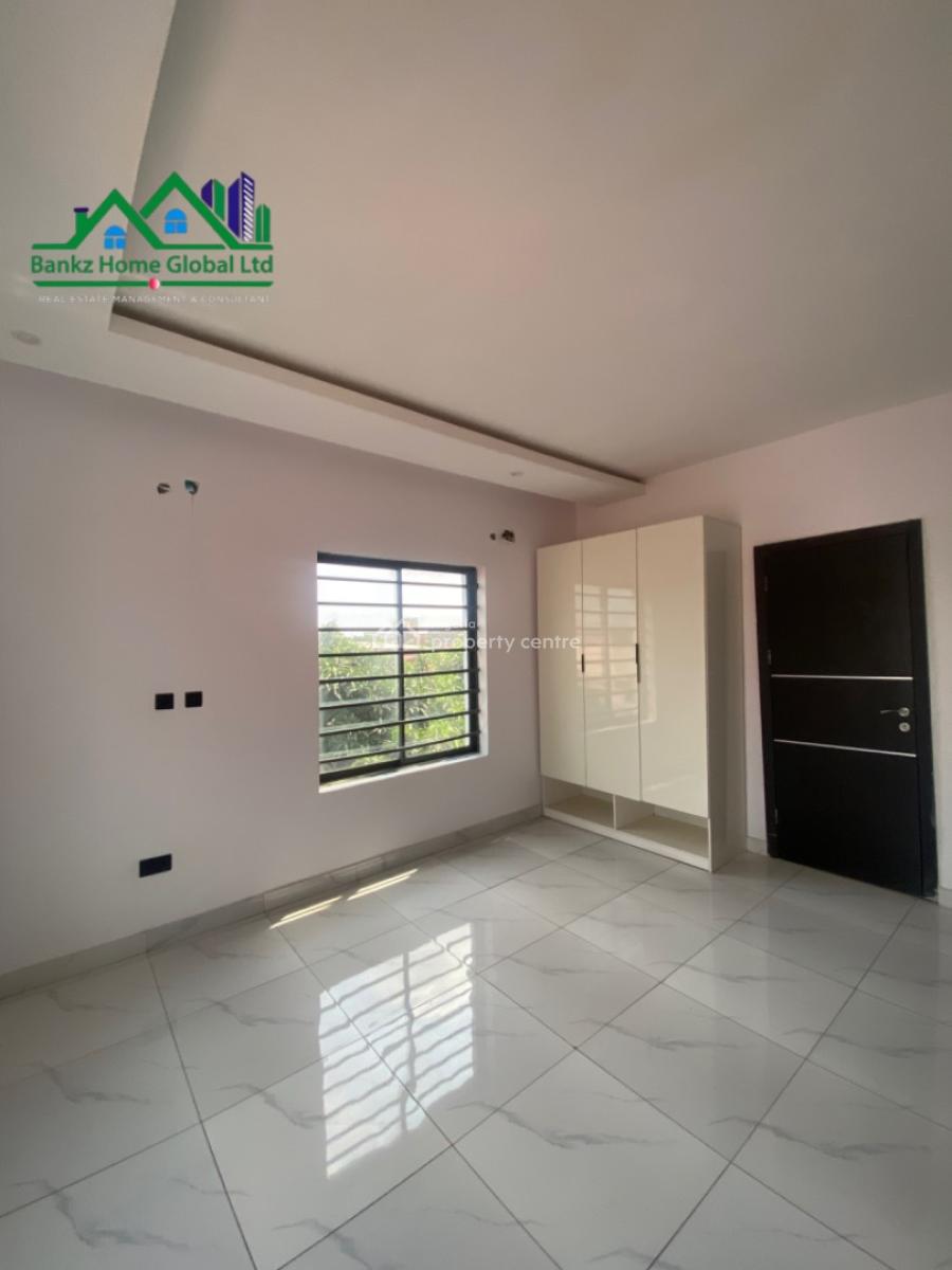 Fully Serviced 3bedroom Apartment with a Bq, Lekki Phase 1, Lekki, Lagos, Flat / Apartment for Rent