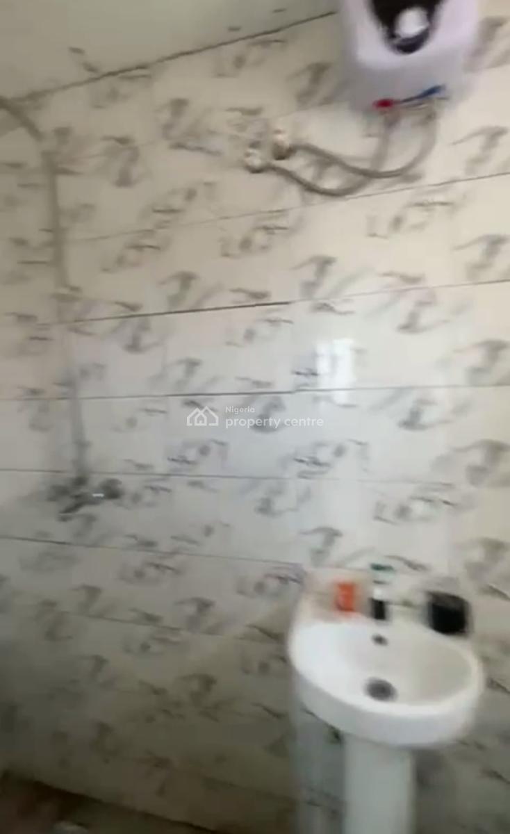 Lease: Newly Built Spacious 2 Bedroom Apartment, Ifako, Gbagada, Lagos, Flat / Apartment for Rent