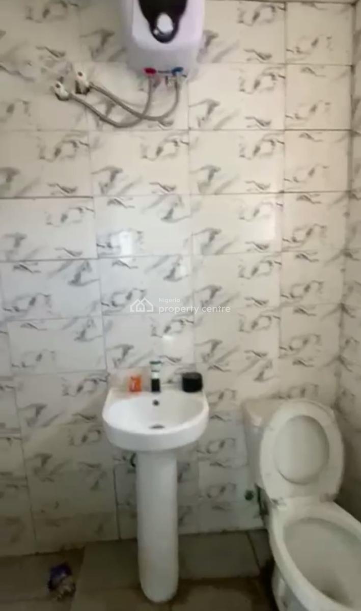 Lease: Newly Built Spacious 2 Bedroom Apartment, Ifako, Gbagada, Lagos, Flat / Apartment for Rent