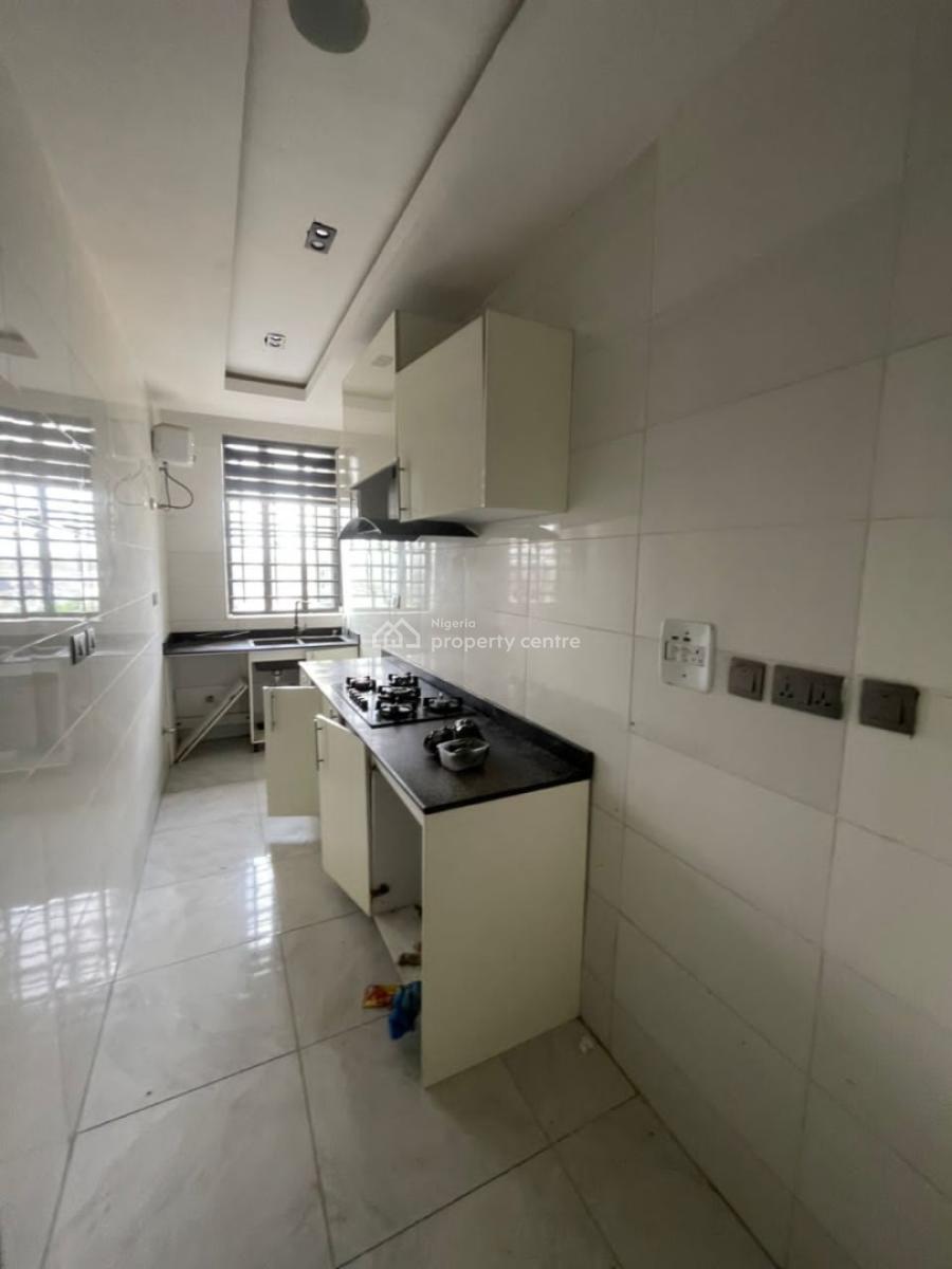 Sharp Clean 2 Bedroom Apartment, Ologolo Eti-osa, Ologolo, Lekki, Lagos, Flat / Apartment for Rent