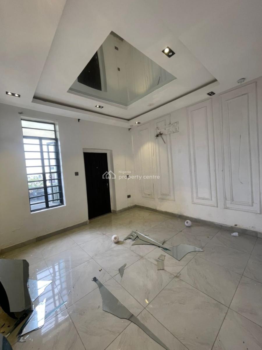 Sharp Clean 2 Bedroom Apartment, Ologolo Eti-osa, Ologolo, Lekki, Lagos, Flat / Apartment for Rent