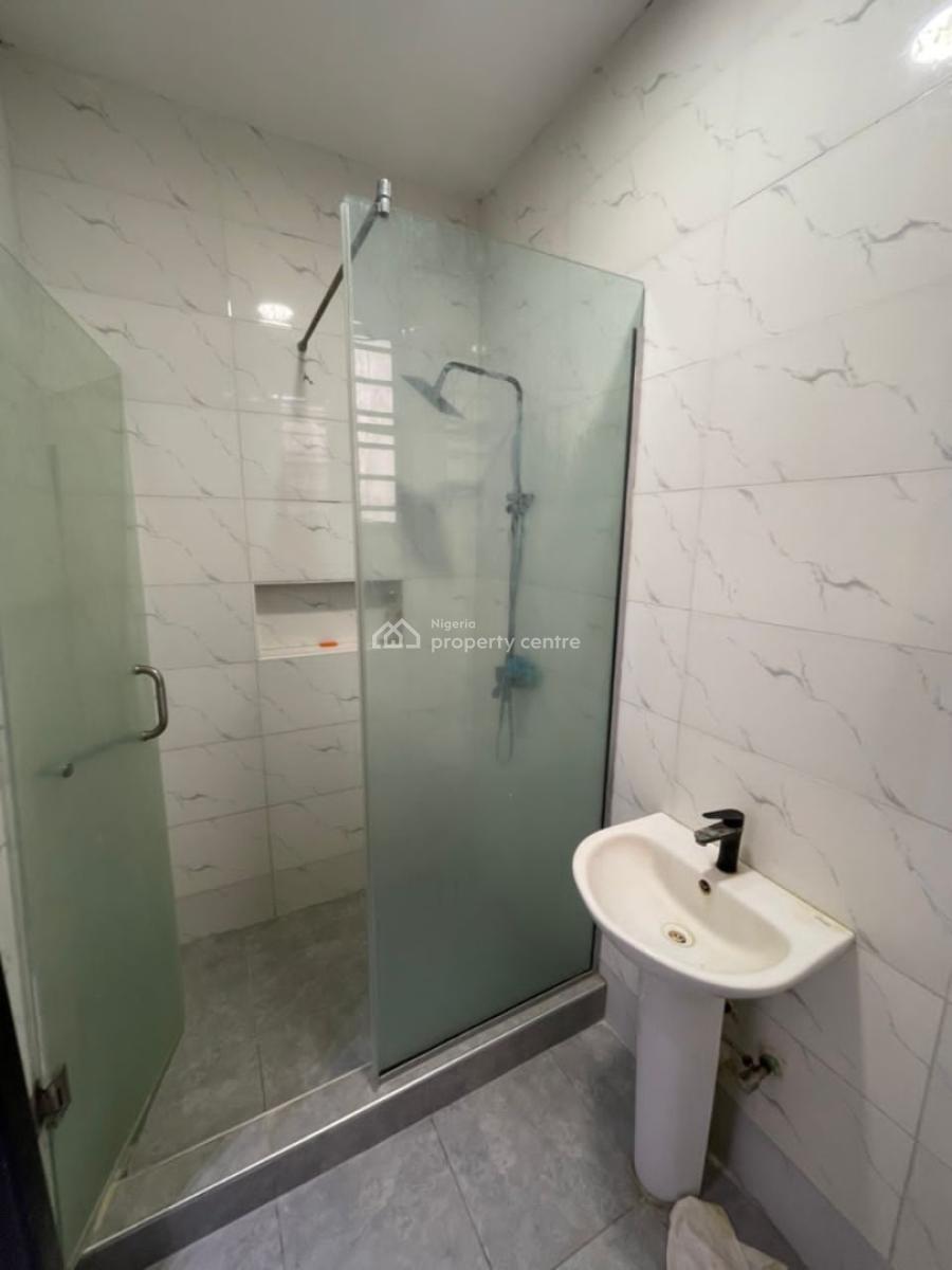 Sharp Clean 2 Bedroom Apartment, Ologolo Eti-osa, Ologolo, Lekki, Lagos, Flat / Apartment for Rent