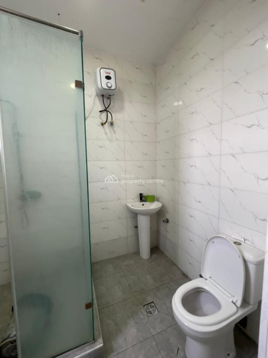 Sharp Clean 2 Bedroom Apartment, Ologolo Eti-osa, Ologolo, Lekki, Lagos, Flat / Apartment for Rent