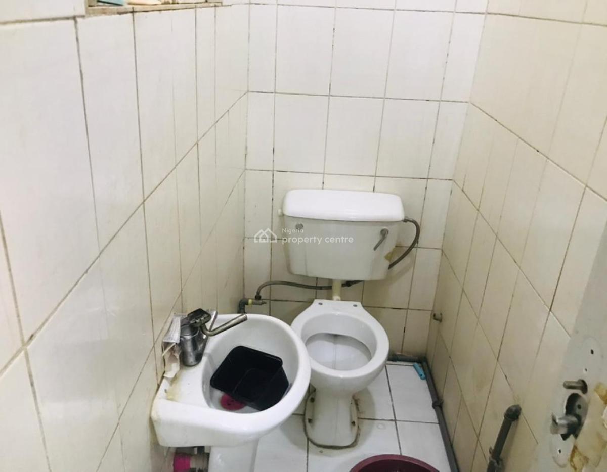 Strategic Shop Space Space(downstairs), Main Gwarinpa, Gwarinpa, Abuja, Shop for Rent