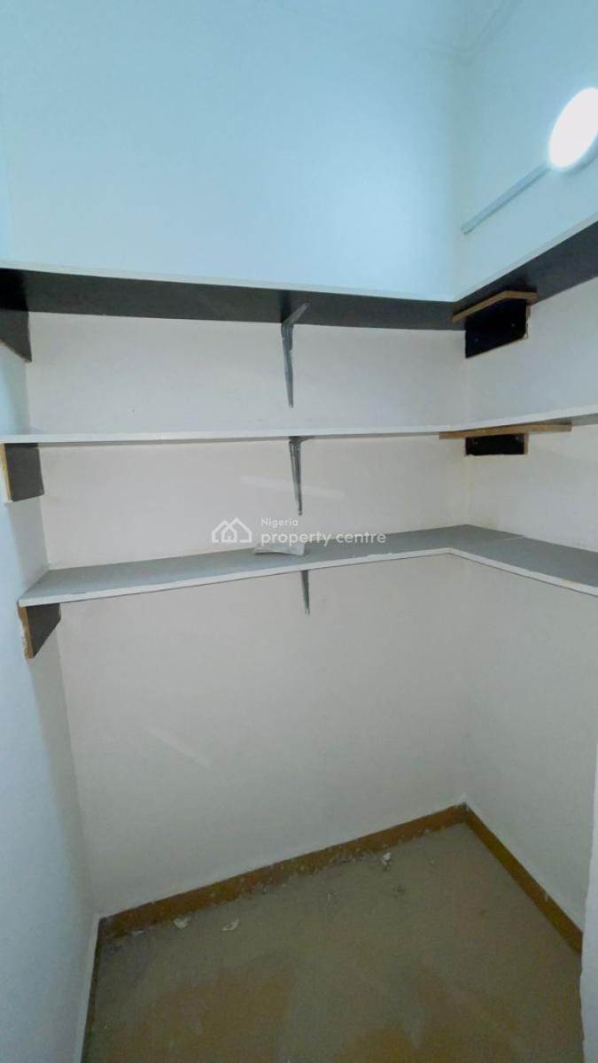 Newly Renovated 3bedroom Flat with a Room Bq at Horizon 1 Estate on Ku, Horizon 1 Estate on Kusenla Road at Ikate., Ikate, Lekki, Lagos, House for Rent