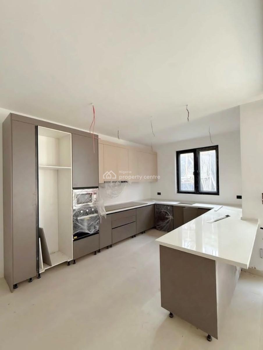 2 Bedroom Serviced Apartment with Elevator, Gym, Rooftop & Pool, Lekki Phase 1, Lekki, Lagos, Flat / Apartment for Sale