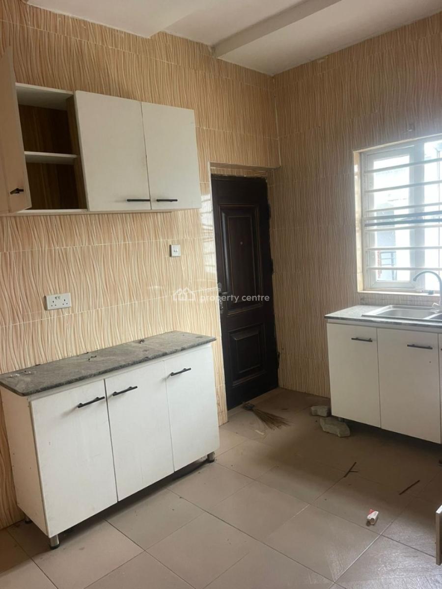 Luxurious 2 Bedroom Upstairs, Value County Estate Ogidan, Sangotedo, Ajah, Lagos, Flat / Apartment for Rent