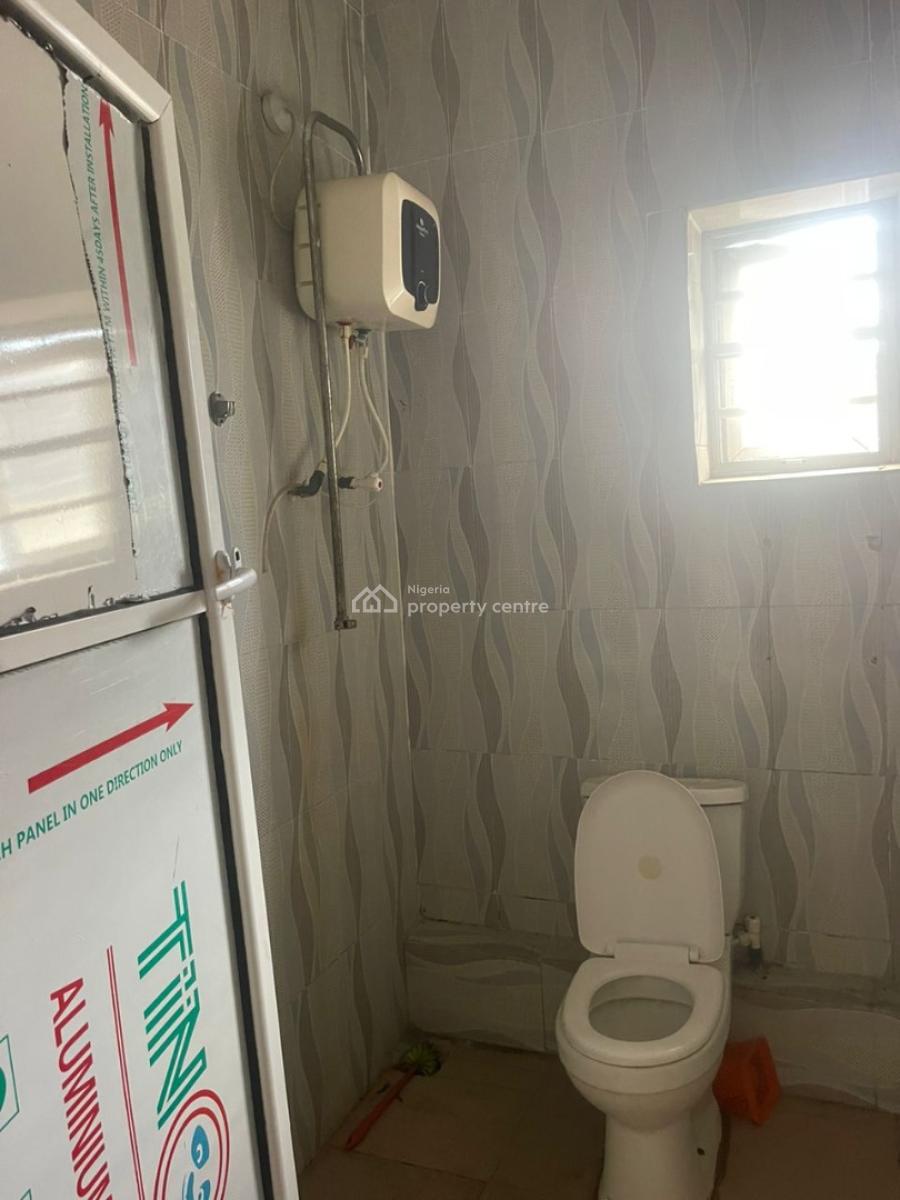 Luxurious 2 Bedroom Upstairs, Value County Estate Ogidan, Sangotedo, Ajah, Lagos, Flat / Apartment for Rent