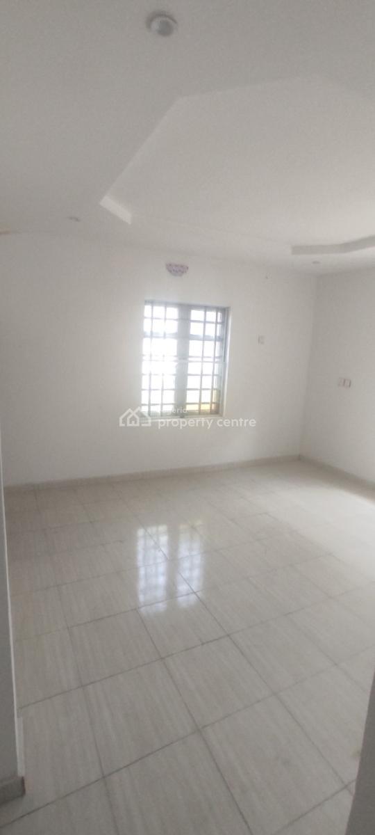 Clean Standard Ensuit 3 Bedroom Apartment Upstairs, Badore, Ajah, Lagos, Flat / Apartment for Rent