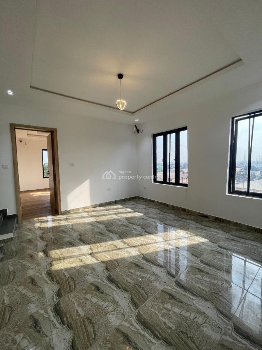 4 Bedroom Spacious Home with a Pool and Gym, Ogudu Gra, Gra, Ogudu, Lagos, Detached Duplex for Sale