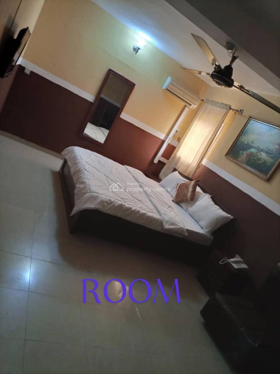 43 Room Functioning Hotel, Along Old Ife Road Alakia, Ibadan, Oyo, Hotel / Guest House for Sale