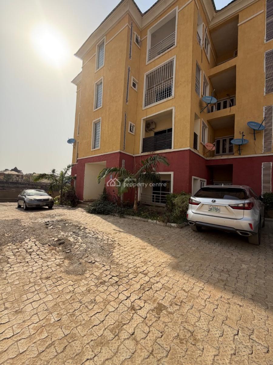 Standard Two Bedroom, Guzape District, Abuja, Flat / Apartment for Rent