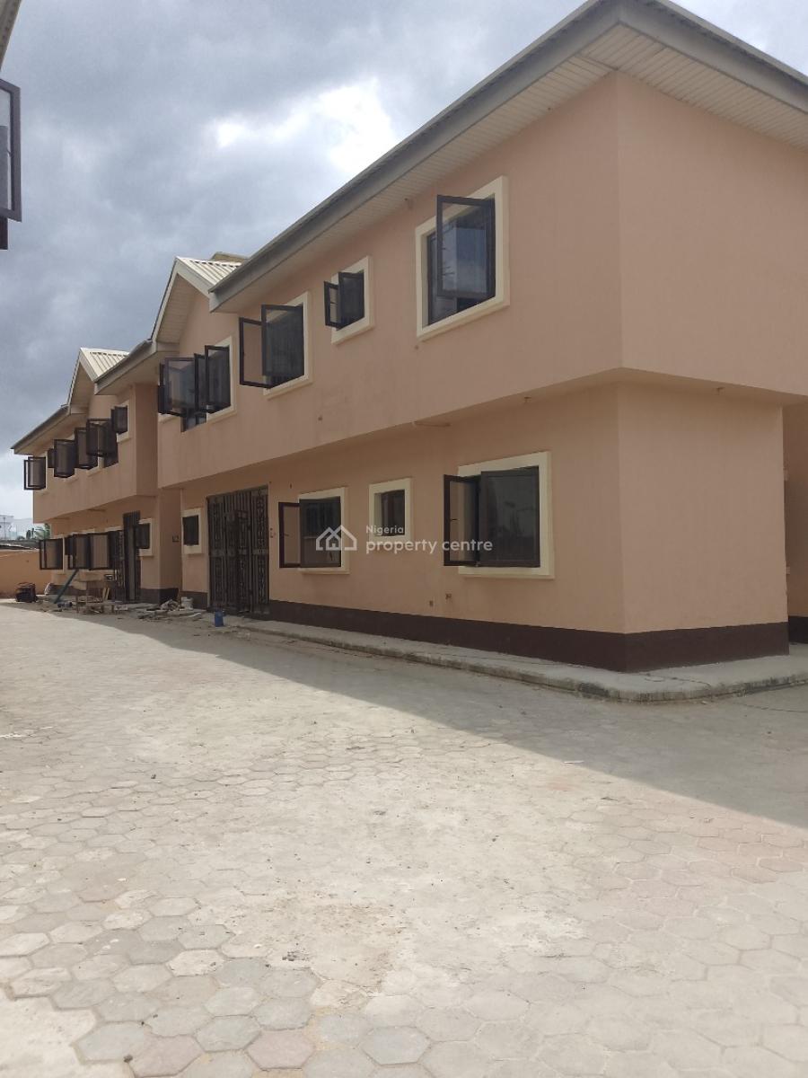 Very Spacious and Newly Renovated 2 Bedroom Flat, Mobile Road, Ilaje, Ajah, Lagos, Flat / Apartment for Rent