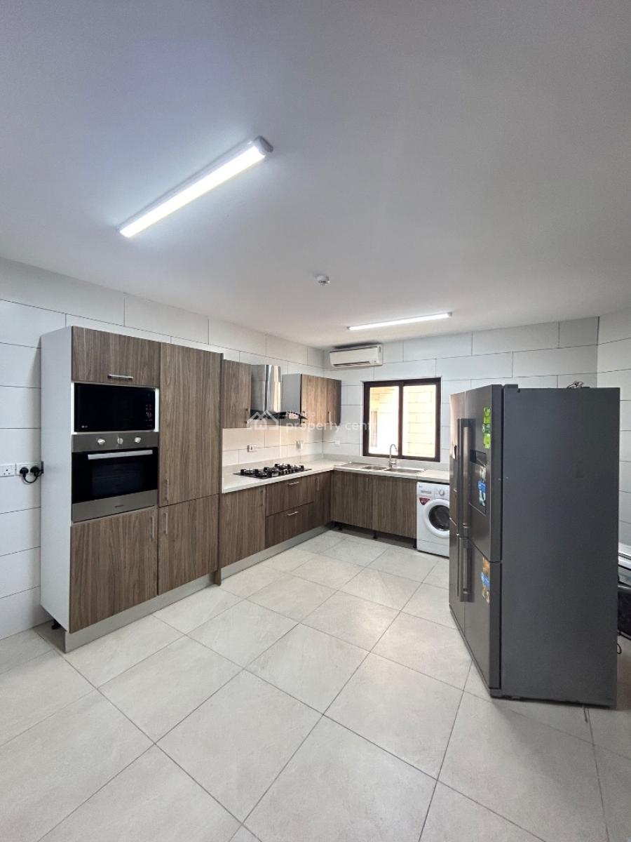 Fully Serviced and Spacious 3 Bedroom Apartment with Bq, Old Ikoyi, Ikoyi, Lagos, Flat / Apartment for Rent