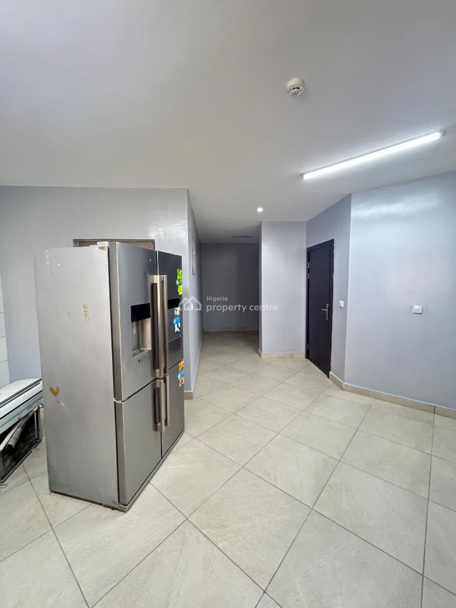Fully Serviced and Spacious 3 Bedroom Apartment with Bq, Old Ikoyi, Ikoyi, Lagos, Flat / Apartment for Rent